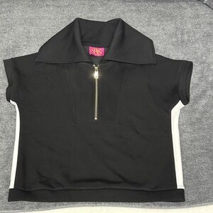 Elegant Black and White Zip-Up Women's Tunic